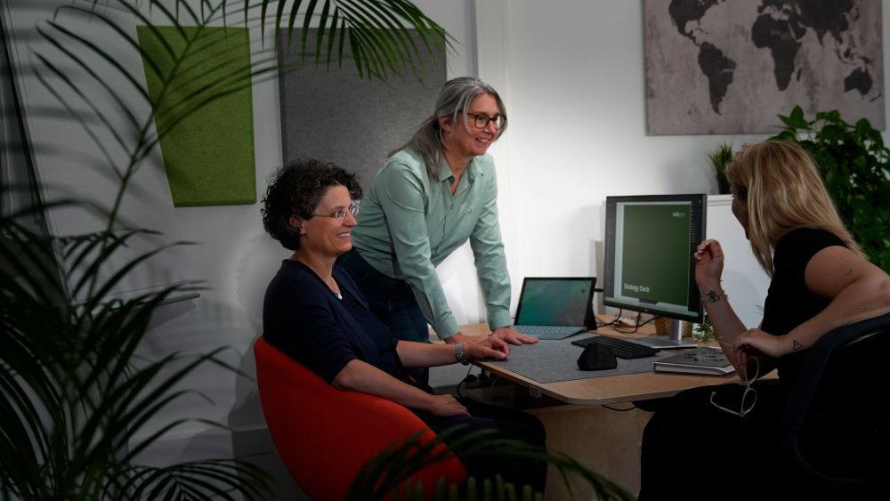 Inhaberin Sigrid Gramlinger von webgras und ihr Team